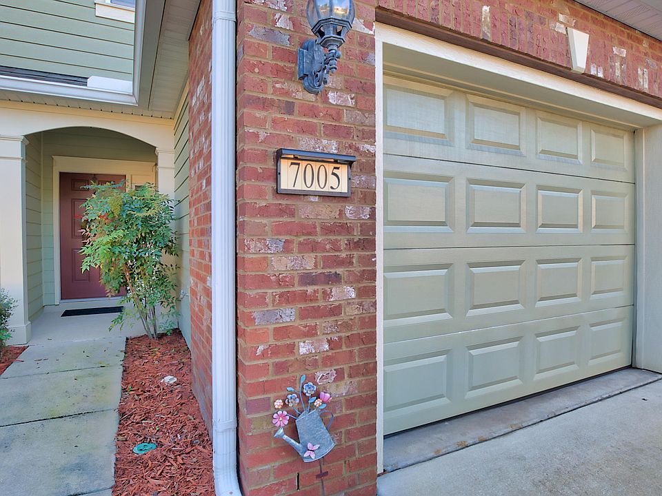 1st image of 7005 Roundleaf Dr