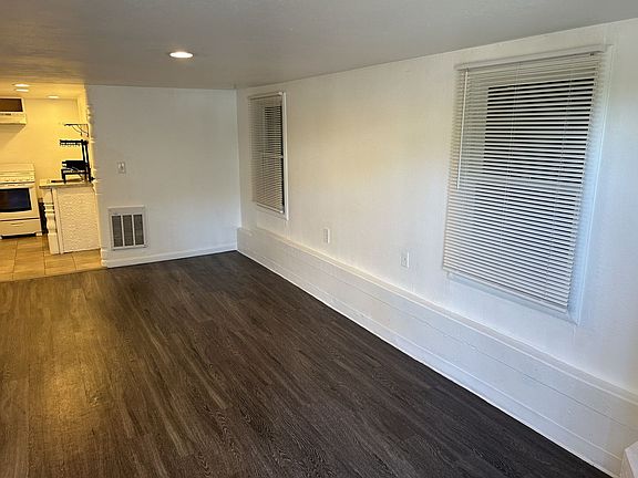 5th image of 827 Georgia St