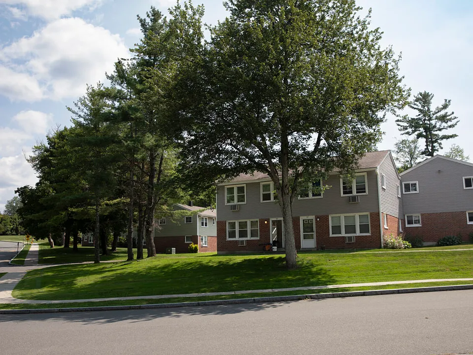 Brattlebrook Village