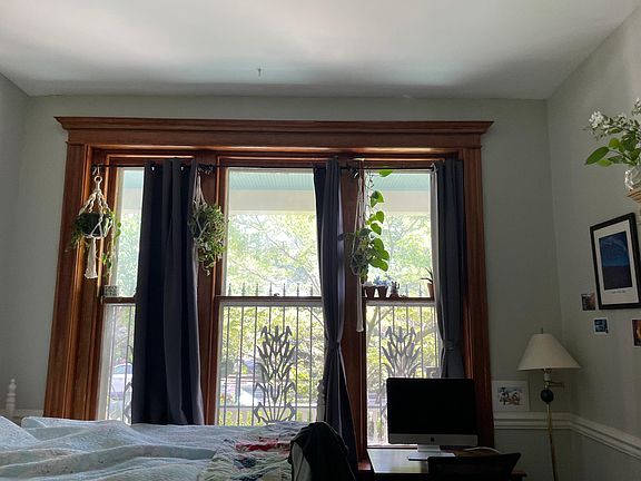4th image of 2329 W Grace St APT 1