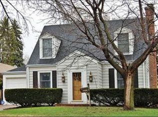 115 S Louis St, Mount Prospect, IL 60056
