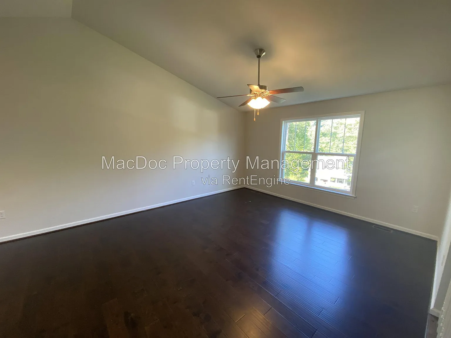 4 bed, 3.0 bath, 2190 sqft, $2,895 — Photo 4