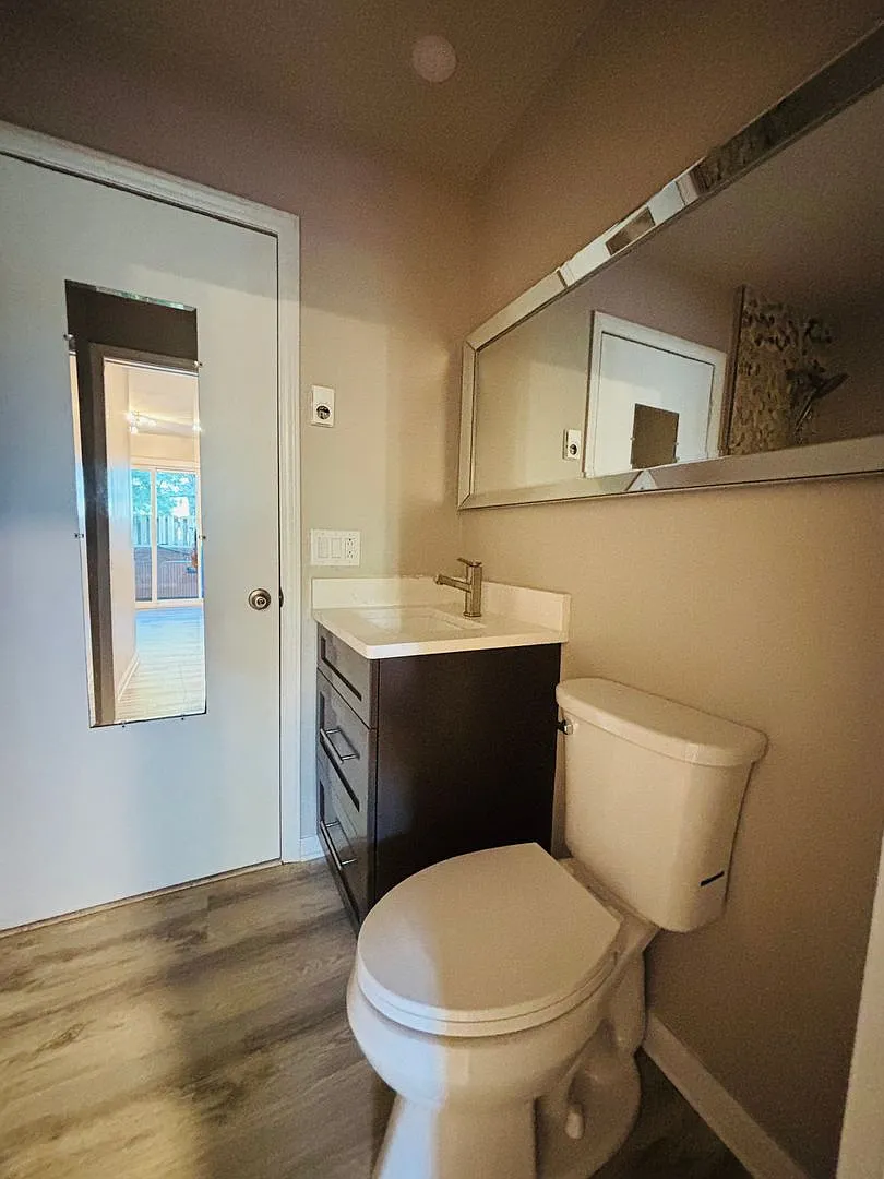 4 Bedroom, 3.5 Bath Townhouse Currently — Photo 4
