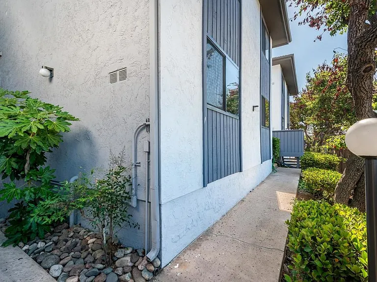 3215 Midway Dr #703 — Photo 36