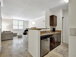 580 Sapodilla Ave #105, West Palm Beach, FL 33401