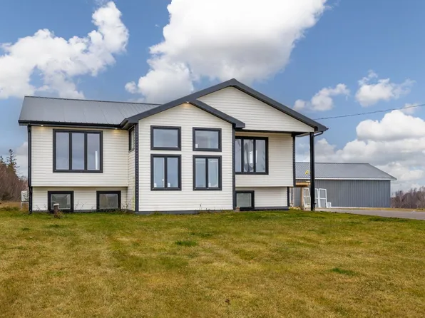 674 48th Rd, Bedford Parish, PE C1B 3K4