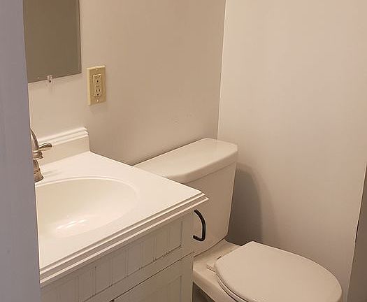 5th image of 519 W 4th St