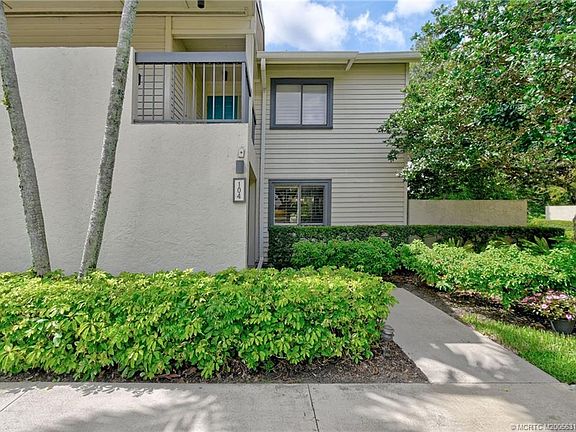 4th image of 5152 SE Club Way APT 104