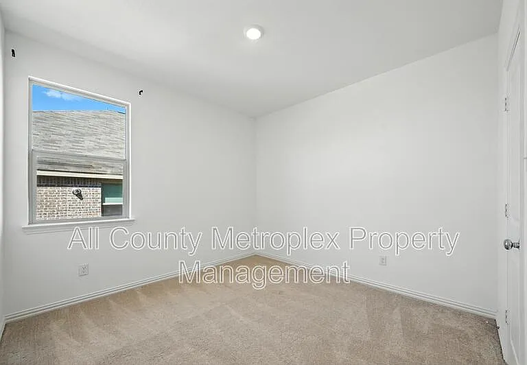 3008 Chinkapin Ln — Photo 5