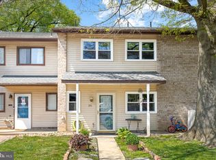 351 Greenland Dr, Lancaster, PA