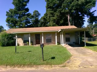 12 S Watlington Dr, Texarkana, TX 75501