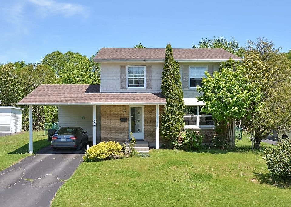 2nd image of 27 Boulderwood Dr