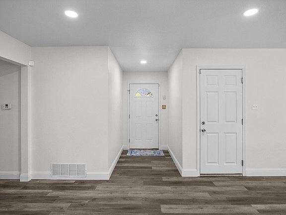 5th image of 1820 Serena Ave