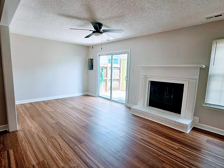 770 Spence Cir — Photo 9