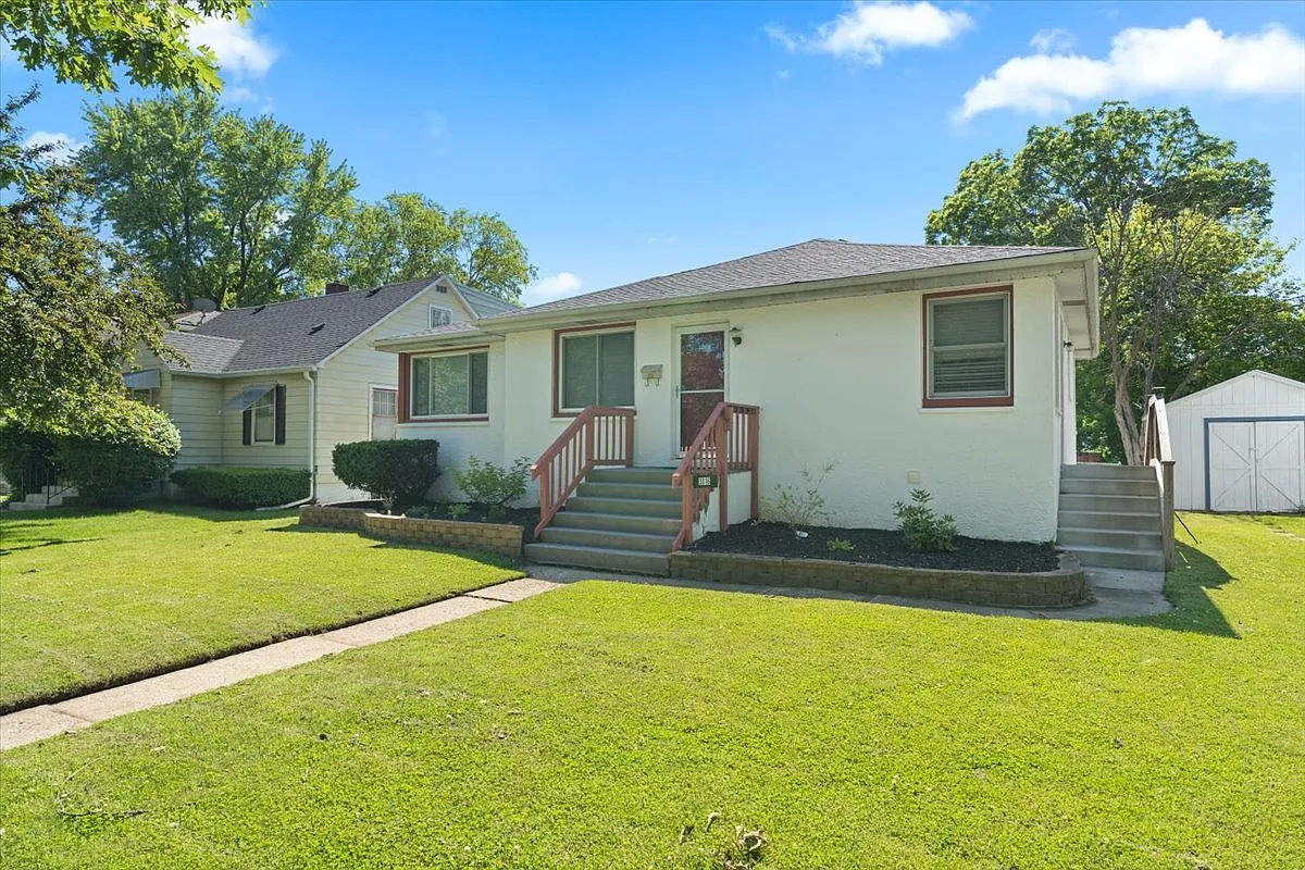 3016 Elizabeth Ave photo 1