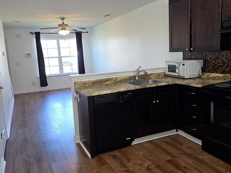 1262 Macedonia Dr — Photo 7