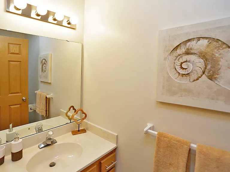 Promenade Oaks Apartments — Photo 28