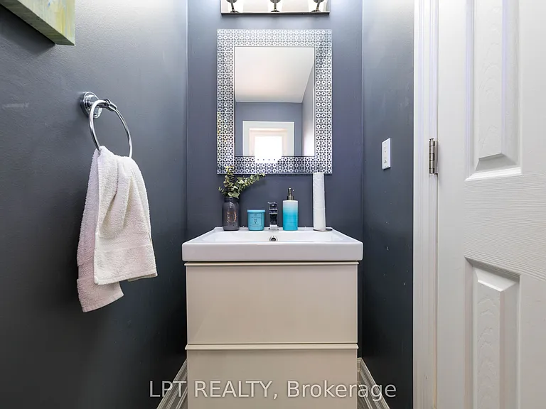 6 Odin Cres — Photo 13
