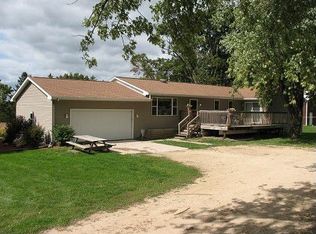 8817 E State Line Rd, Clinton, WI 53525