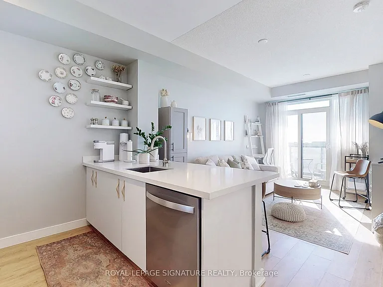 8 Trent Ave #821 — Photo 6