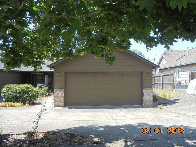 1st image of 565 NW Meadows Dr