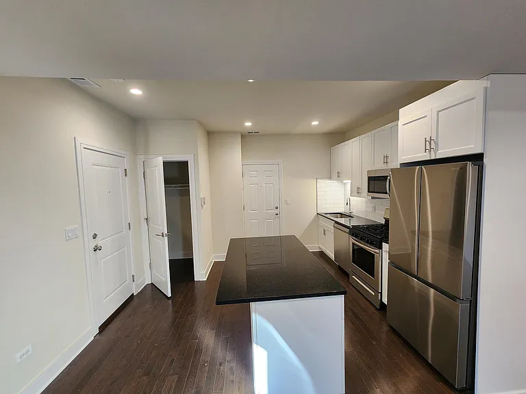 4935 N Claremont Ave #1E — Photo 15