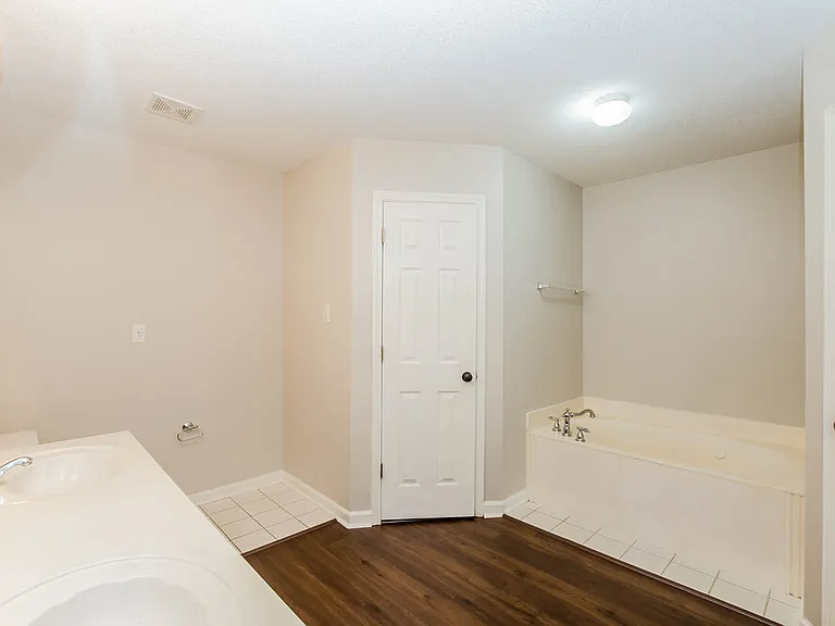 2717 Baird Dr — Photo 10