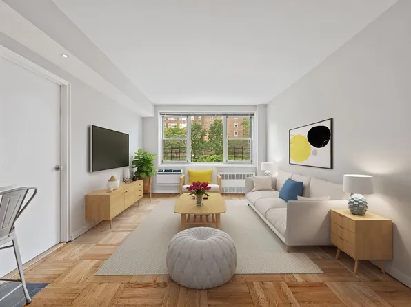 629 Kappock Street image 4 of 38