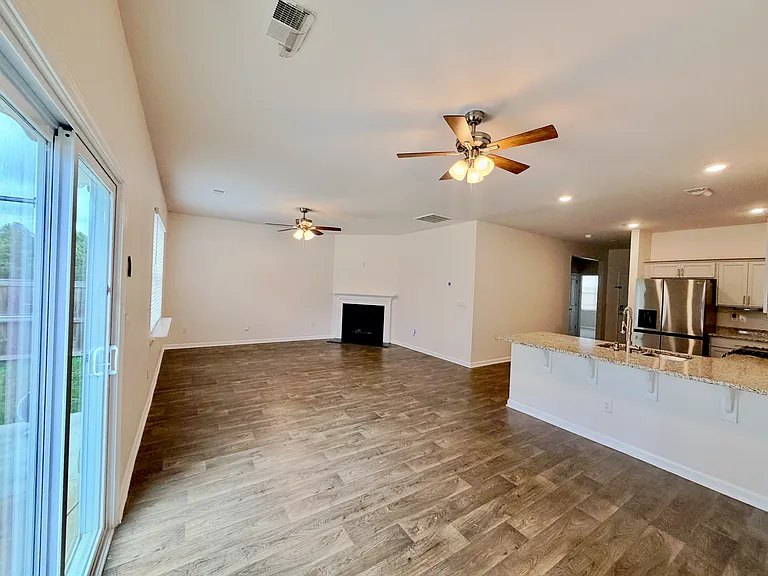 528 Ashwood Way — Photo 9