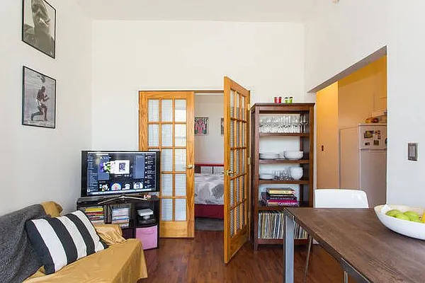 Rented by 50 Stanhope LLC | media 19