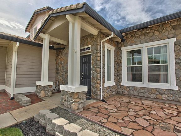 3rd image of 1038 Mallard Cir