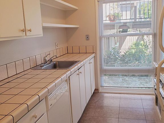 4th image of 2121 Donald Dr APT 4