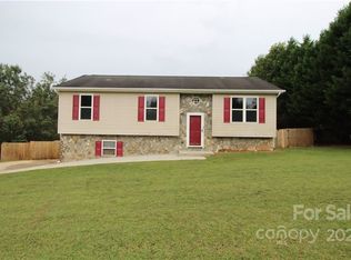 2067 Craig Mountain Rd, Lenoir, NC 28645