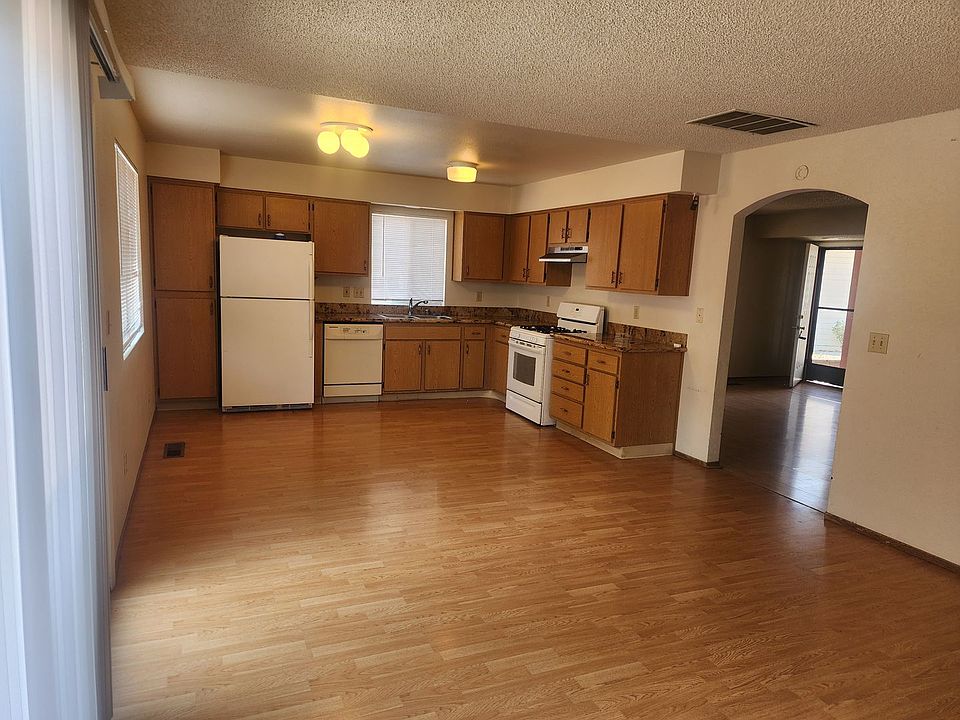 1st image of 3206 Myles Dr