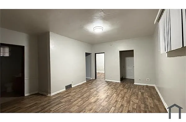 Building Photo - 236 E Warrington Ave #1