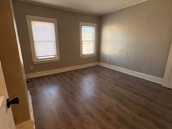 5th image of 325 Cummings Ave