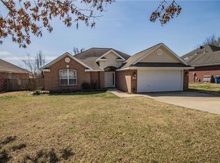 2711 SW 8th St, Bentonville, AR 72712