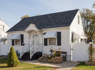 1833 1st St SW, Cedar Rapids, IA 52404