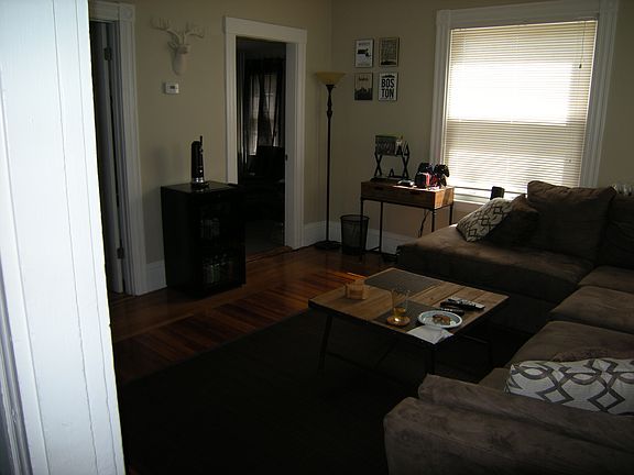 5th image of 23 Hooker St #1