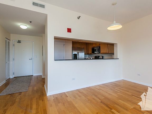 5th image of 100 N Hermitage Ave #7L3