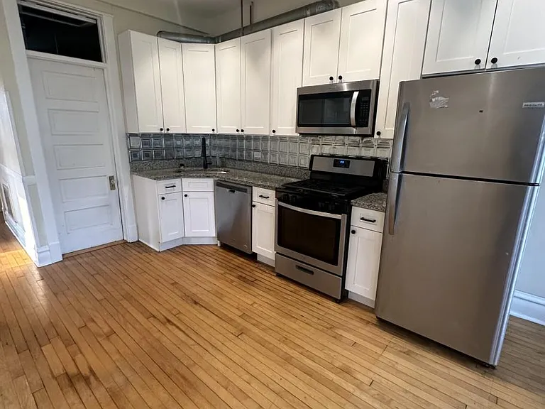 2241 W 21st St #2F — Photo 13