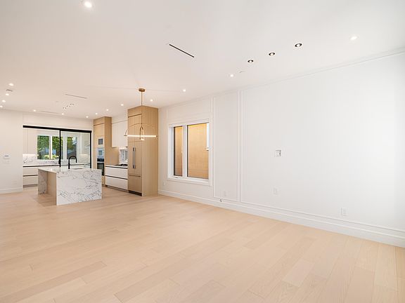 5th image of 7382 Maple St