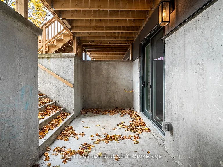 3515 Saint Clair Ave E #BASEMENT — Photo 8