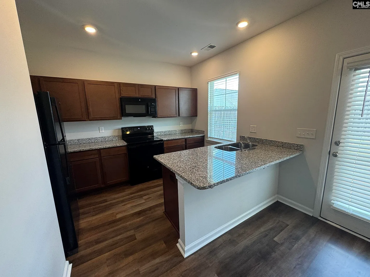 3 bed, 1288 sqft, $1,795 — Photo 3