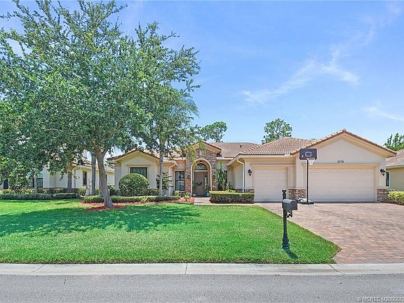 3rd image of 2276 NW Diamond Creek Way