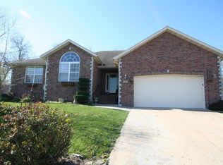 609 Bishops Ct, Nixa, MO 65714