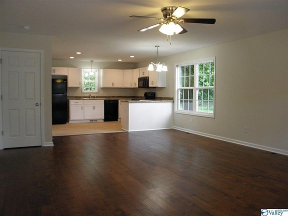 5th image of 2805 Battle Dr NW
