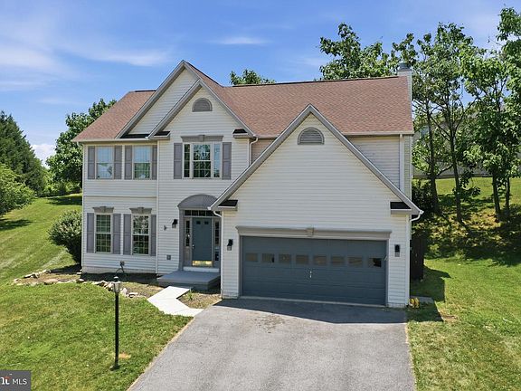 2nd image of 48 Lansing Ct