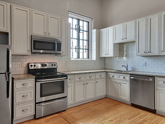 5th image of 1615 Hampton Ave #19