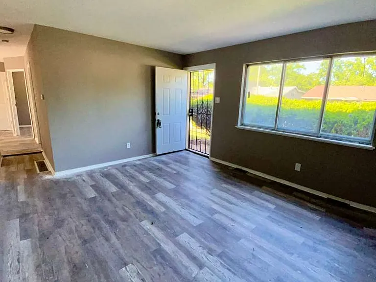 10432 Baron Dr — Photo 5